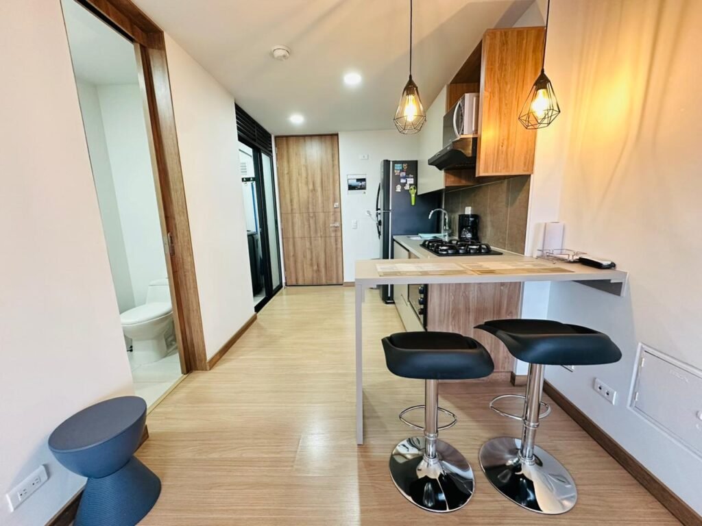 APARTAESTUDIO 802 LAURELES NOGAL