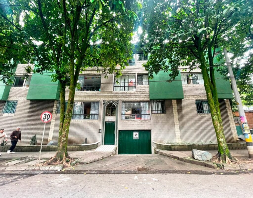 APARTAMENTO  MANILA POBLADO PRIMER PISO