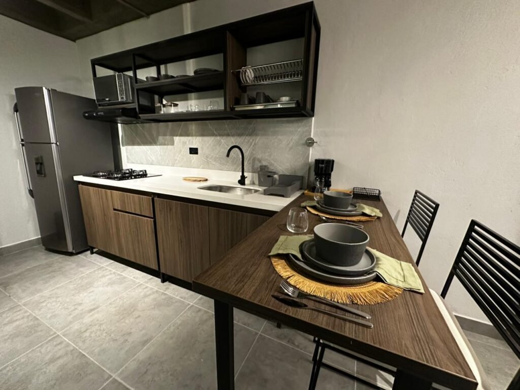 Apartaestudio amoblado en La Floresta – Medellín