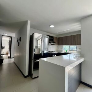 APARTAMENTO EN RENTA AMOBLADA – ROBLEDO TIERRA FIRME