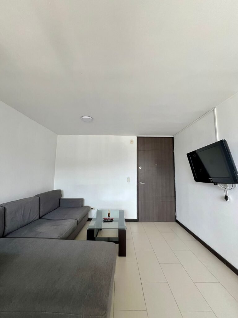 APARTAMENTO EN RENTA AMOBLADA – ROBLEDO TIERRA FIRME