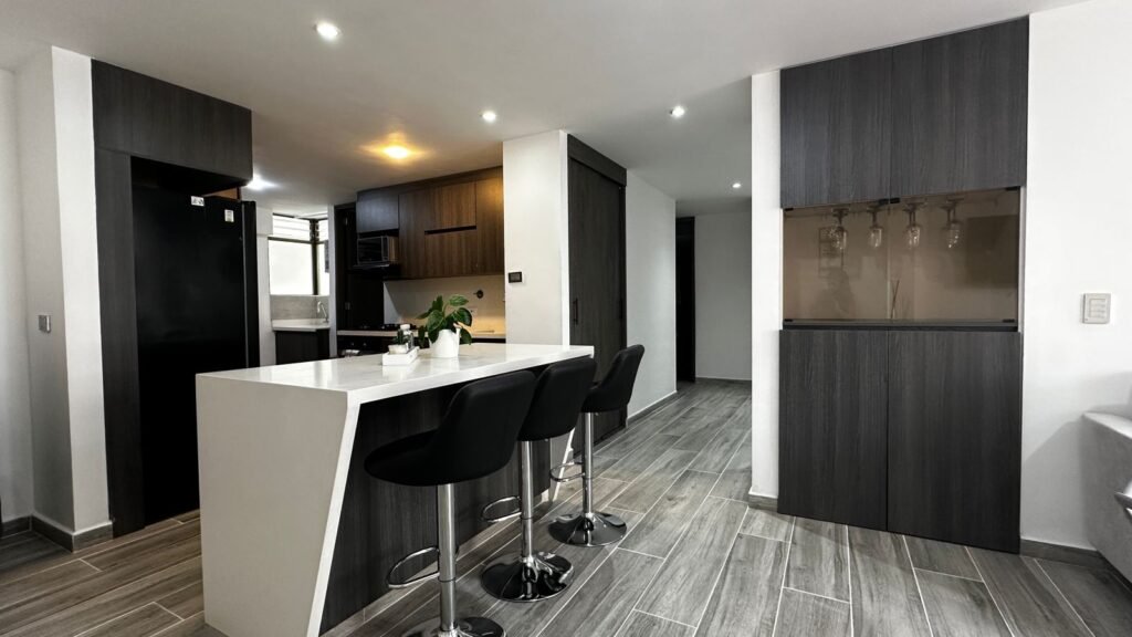 Apartamento de 110 mts, piso 11, Envigado – Abadía