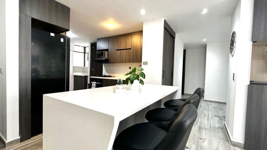 Apartamento de 110 mts, piso 11, Envigado – Abadía