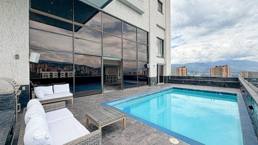 Exclusivo apartamento de lujo en renta – El Poblado, Medellín
