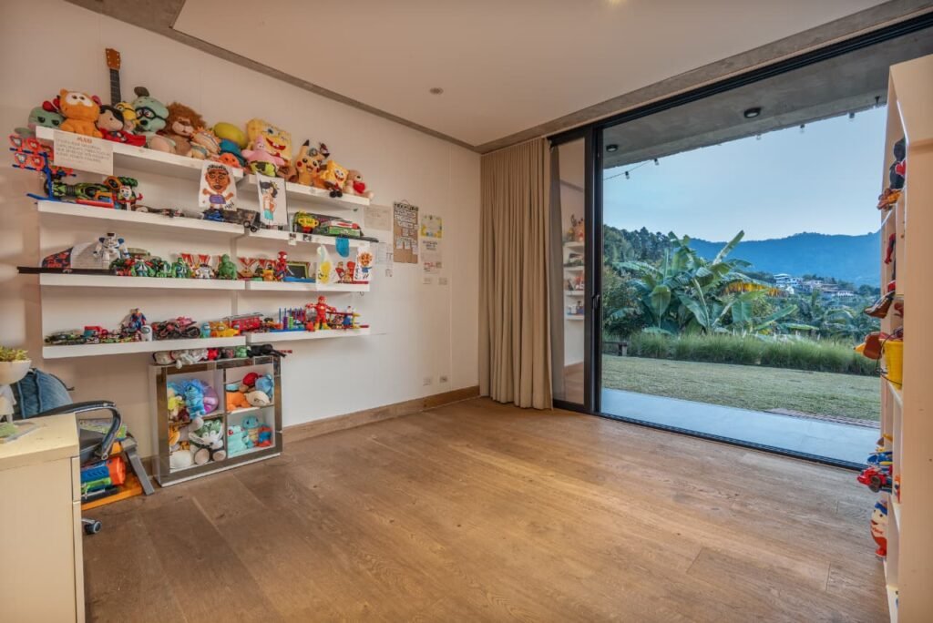 Exclusiva casa de lujo en renta – Envigado  ✨ Descripción:
